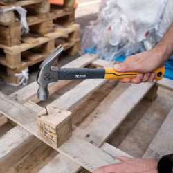 XTrade X0900087 Fibreglass Claw Hammer 20oz