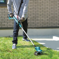 Makita DUR193 LXT 18V Grass Trimmer 260mm (1 × 5.0Ah Battery)