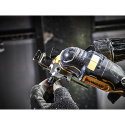 DCS355M2 XR Brushless Oscillating Multi-Tool 18V 2 x 4.0Ah Li-ion