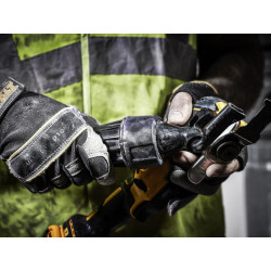 DCS355M2 XR Brushless Oscillating Multi-Tool 18V 2 x 4.0Ah Li-ion