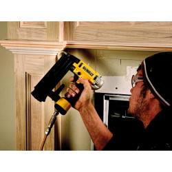 DPN1850PP Pneumatic Oil-Free 18 Gauge Brad Nailer
