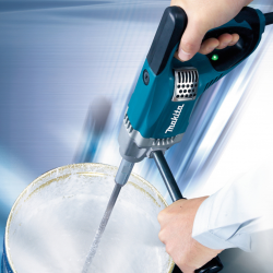 Makita UT2204 850W Paddle Mixer 220mm (110V)