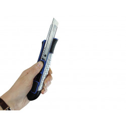 Heavy-Duty Retractable Snap-Off Trimming Knife 18mm