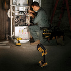 Dewalt DCL043 XR 18V LED Spotlight (Body Only)