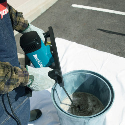Makita UT1600 1800W Paddle Mixer 180mm (110V)