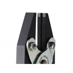 Maun 4860-160 Flat Nose Pliers, Serrated Jaws 160mm