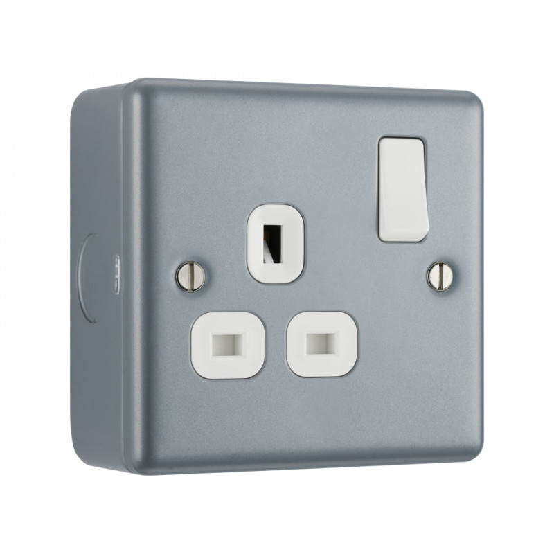 Masterplug MC521-01 Metal Clad Switched Socket 1-Gang 13A Masterplug MC521-01 Metal Clad Switched Socket 1-Gang 13A